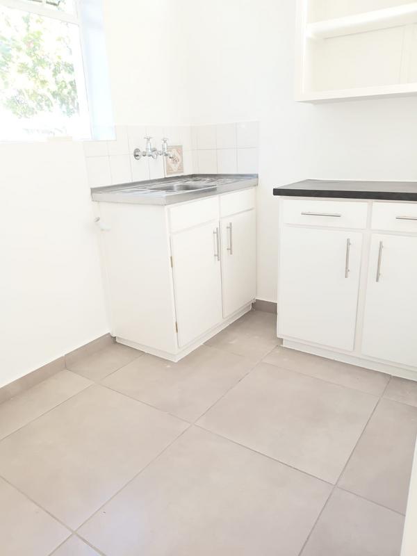 To Let 1 Bedroom Property for Rent in Bergvliet Western Cape